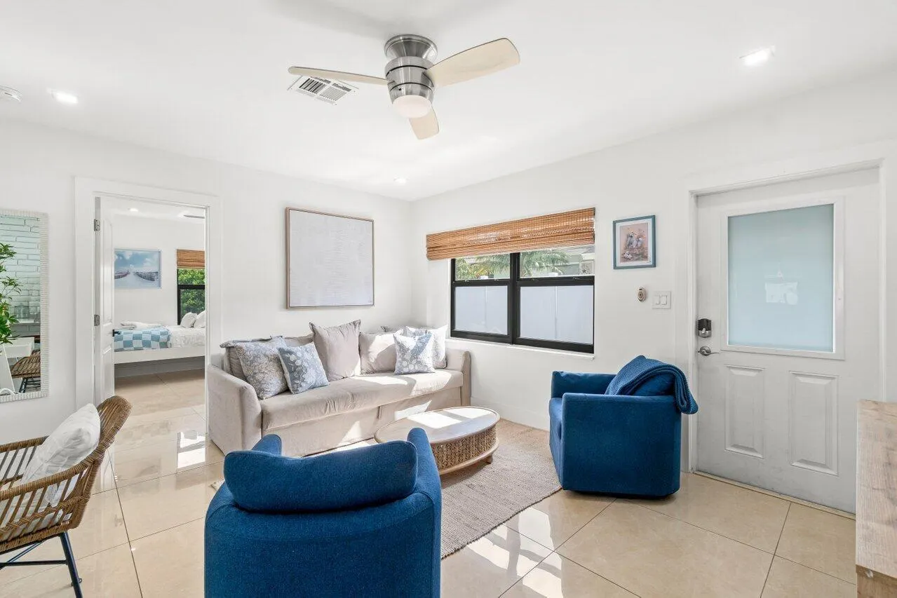 217 NE 11th Street, #217-219