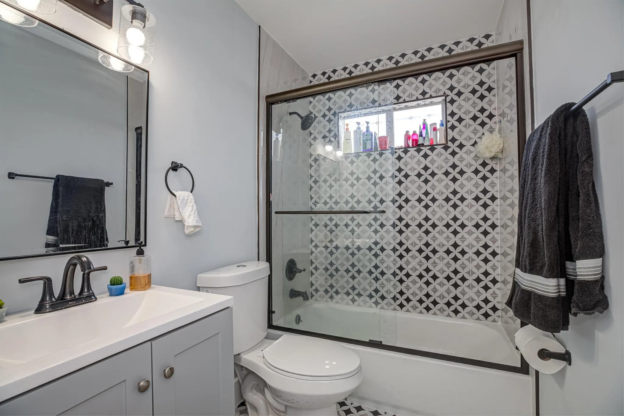 1216 N 16th Avenue N, #10