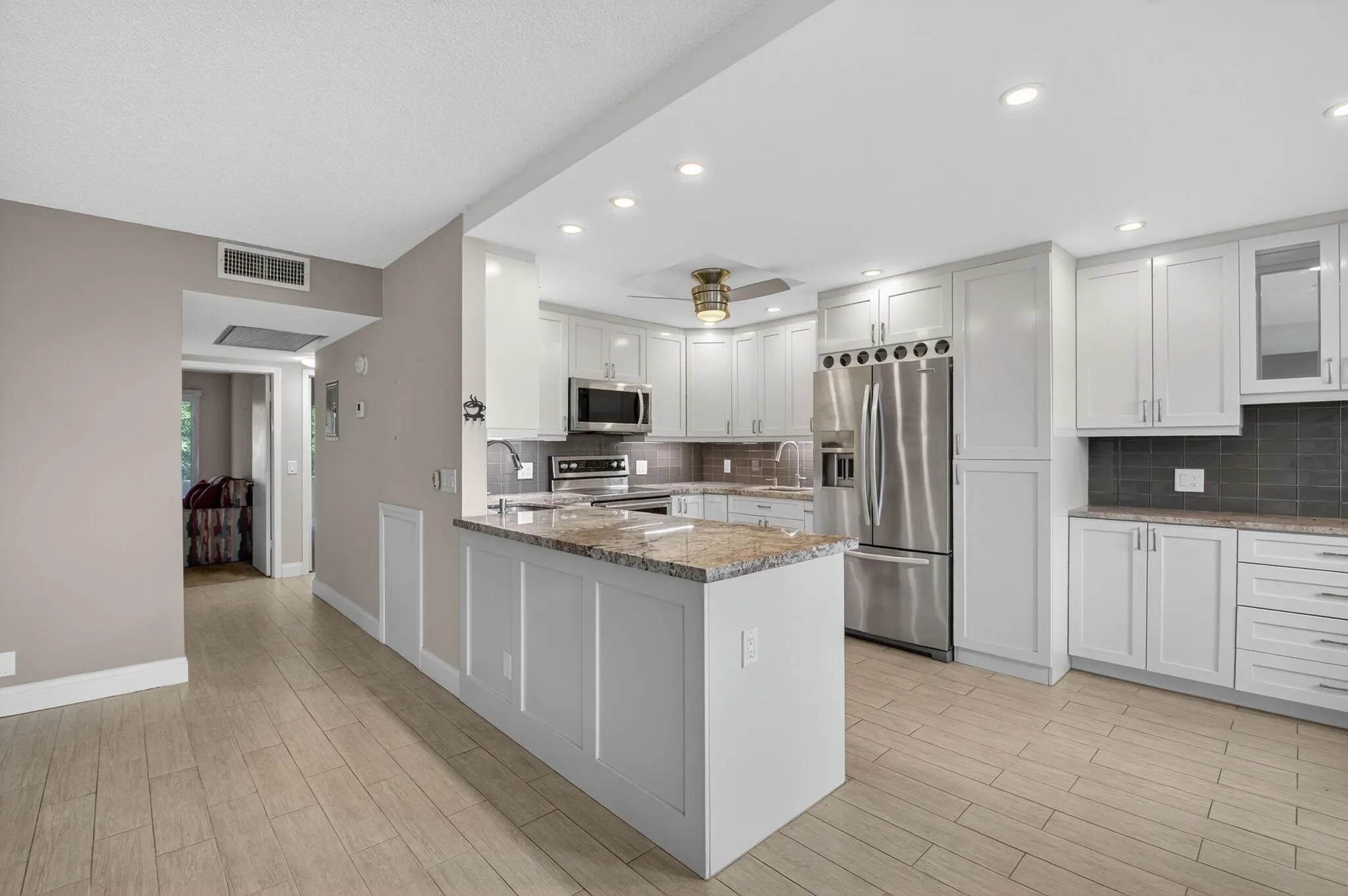 4054 Rexford C
