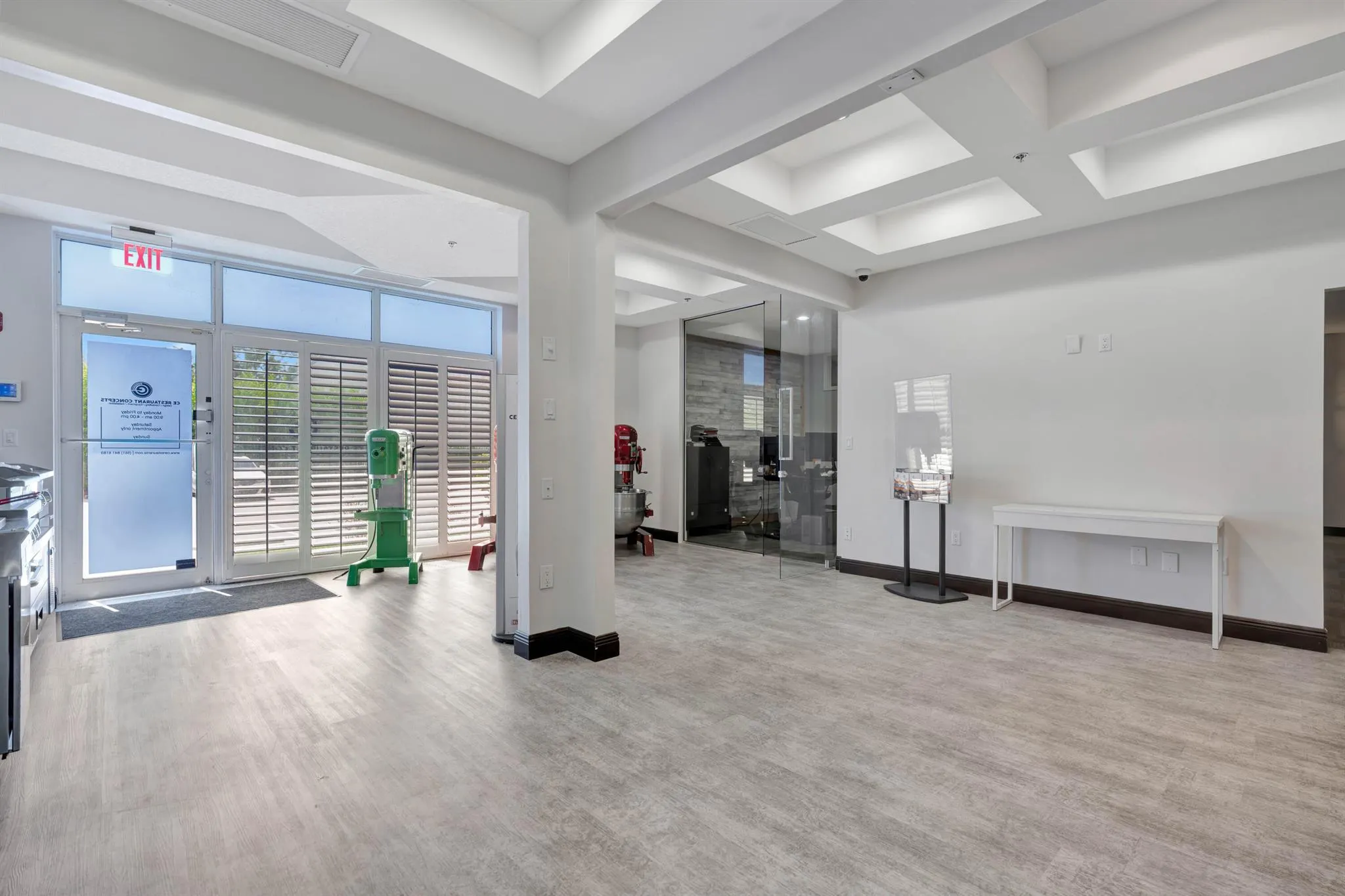 679 NW Enterprise Drive, #102
