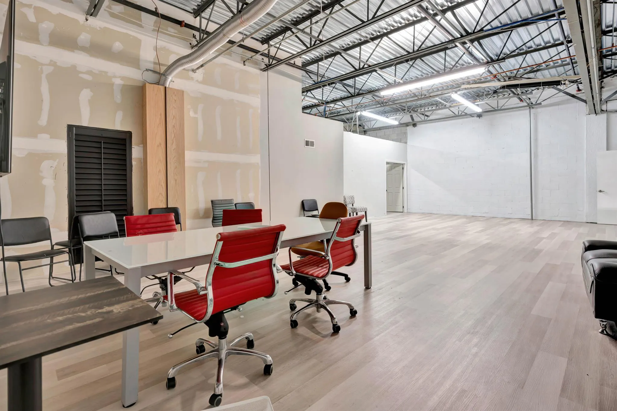 679 NW Enterprise Drive, #102