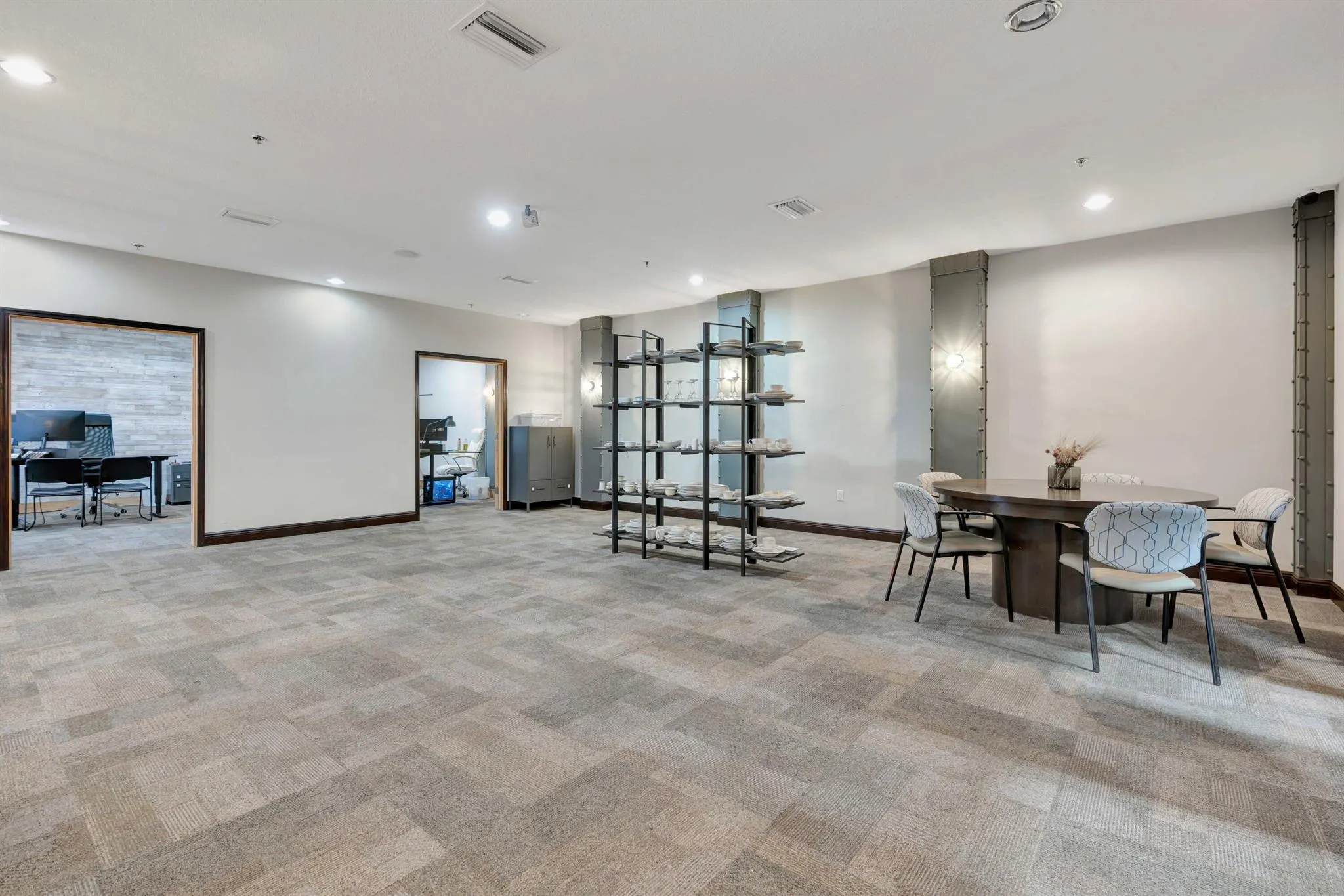 679 NW Enterprise Drive, #102