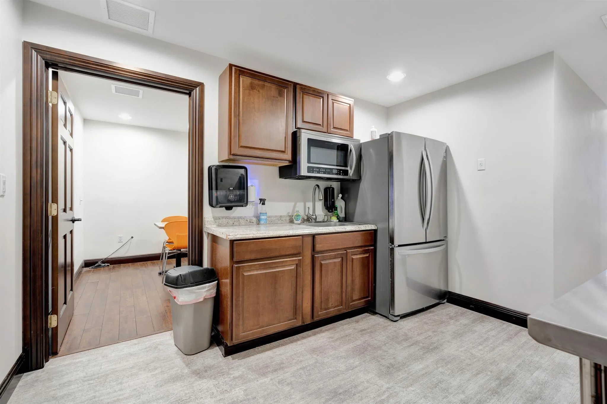 679 NW Enterprise Drive, #102