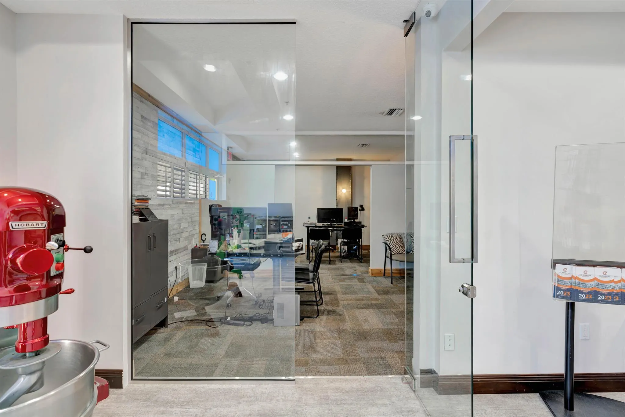 679 NW Enterprise Drive, #102