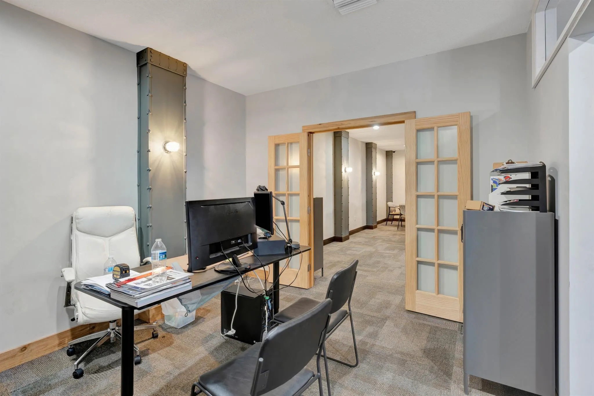 679 NW Enterprise Drive, #102