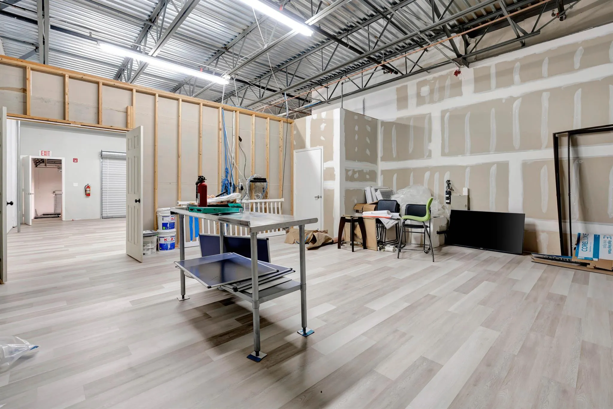 679 NW Enterprise Drive, #102