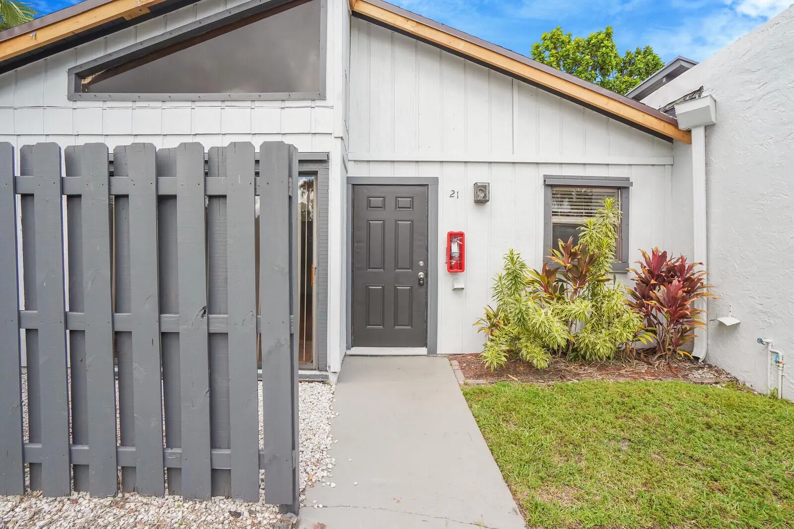 100 Sparrow Drive, #21