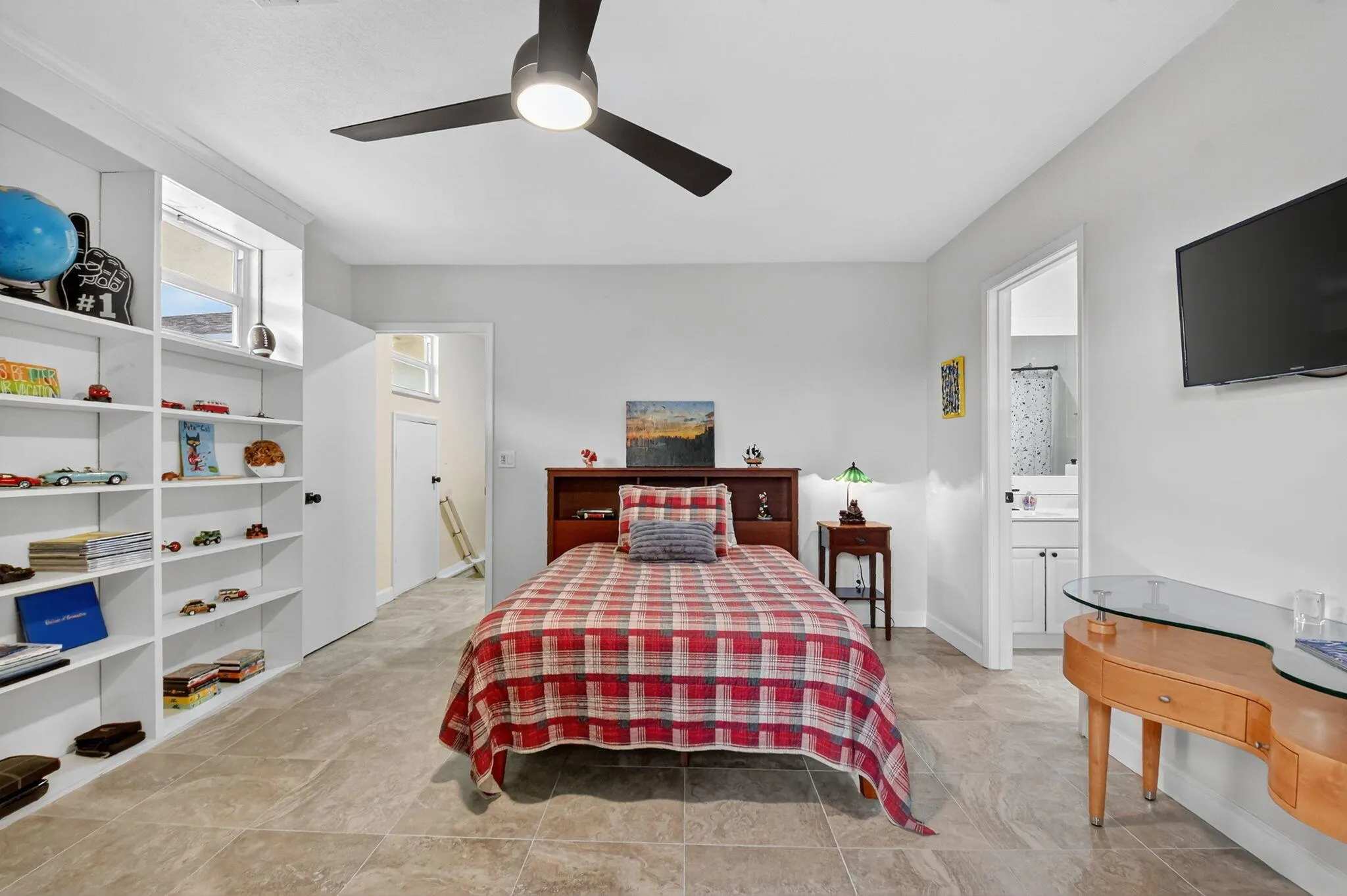 3957 NW 7th Court