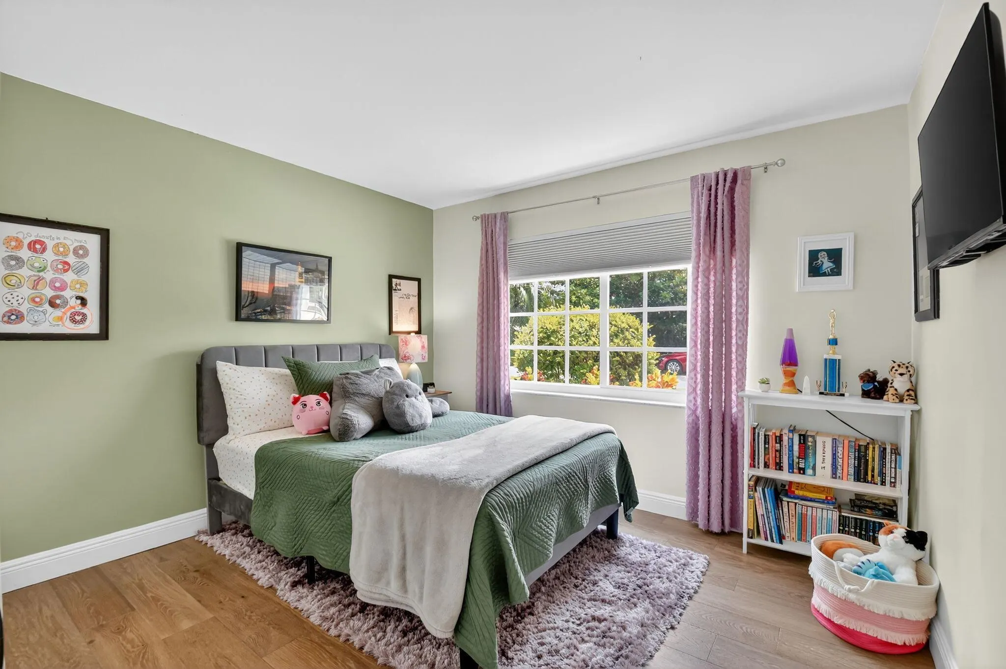 3957 NW 7th Court