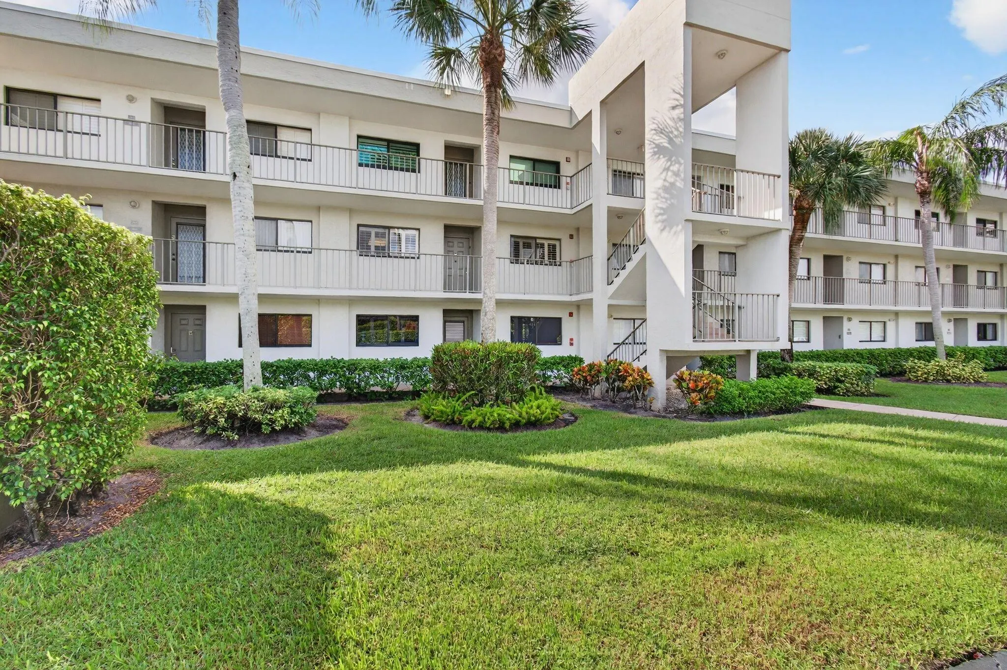 5574 Witney Drive, #109