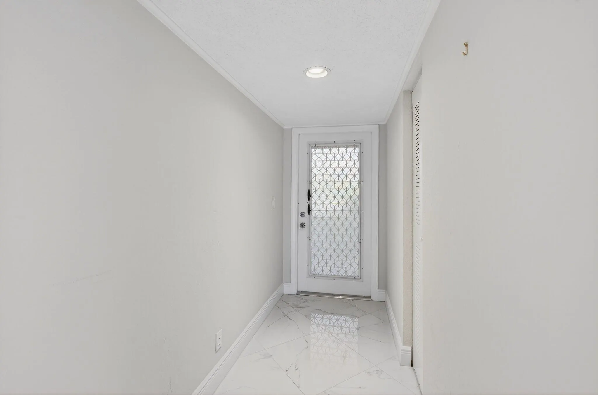 5574 Witney Drive, #109