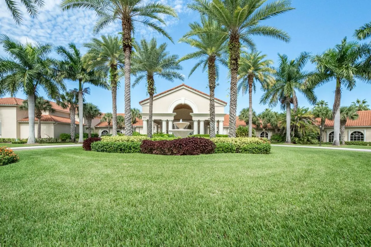 439 NW Lismore Lane