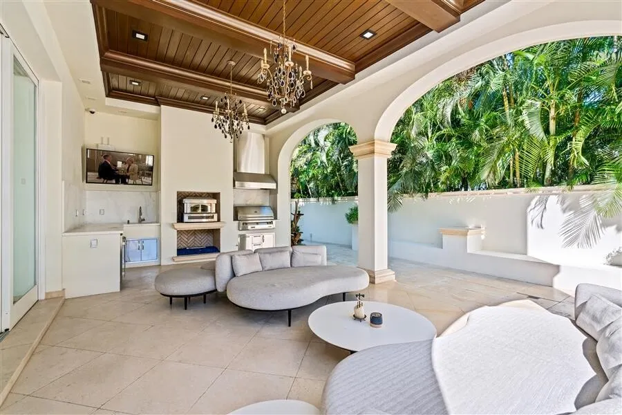 1033 Seasage Drive