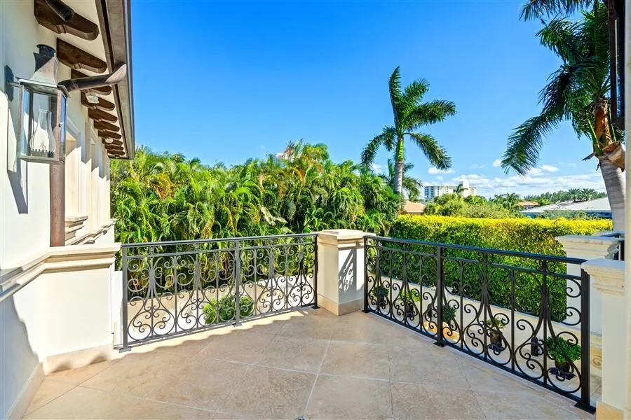 1033 Seasage Drive