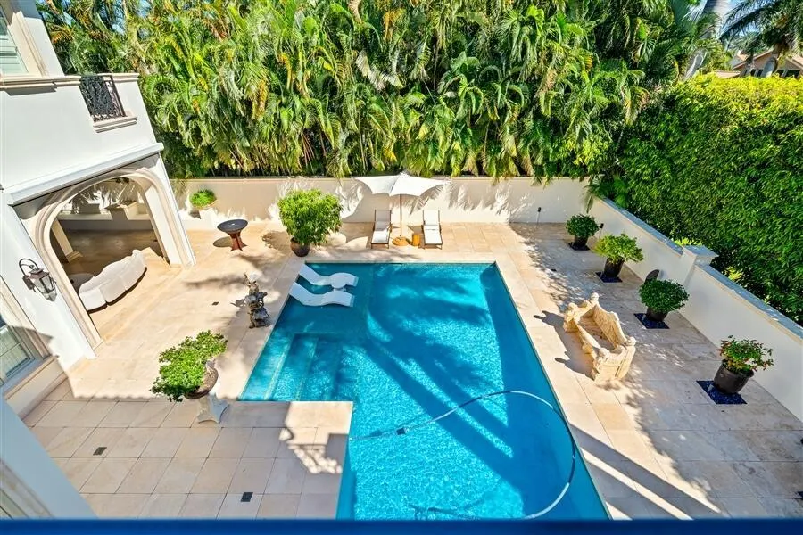 1033 Seasage Drive