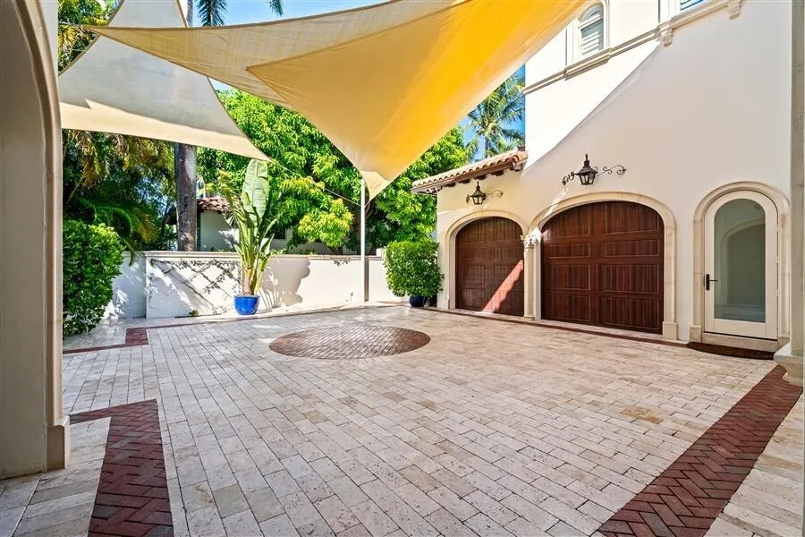 1033 Seasage Drive
