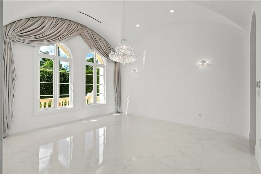 1033 Seasage Drive