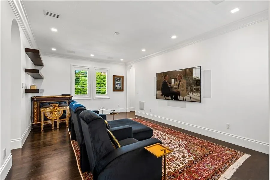 1033 Seasage Drive