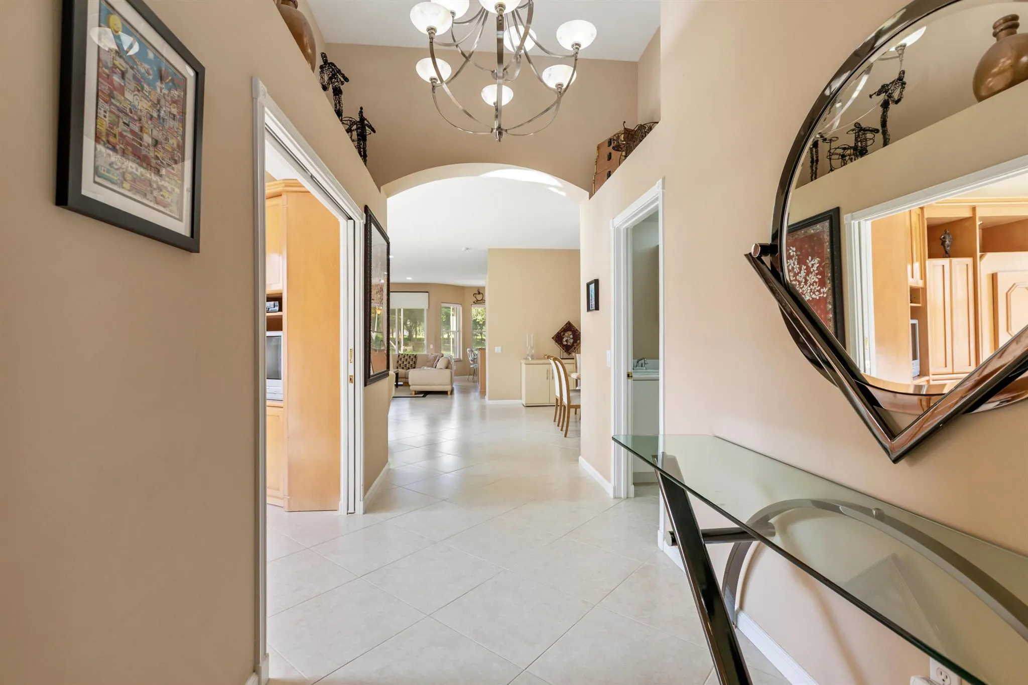8806 Laguna Royale