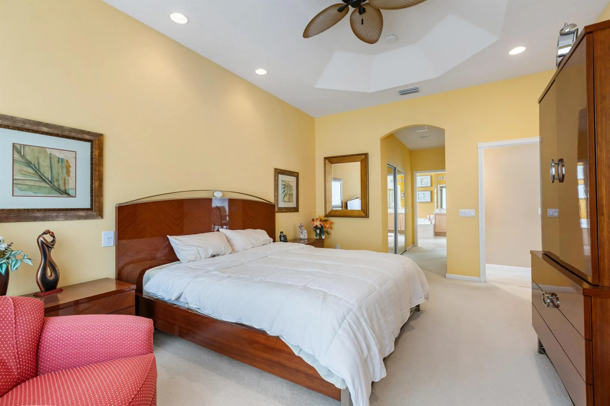 8806 Laguna Royale