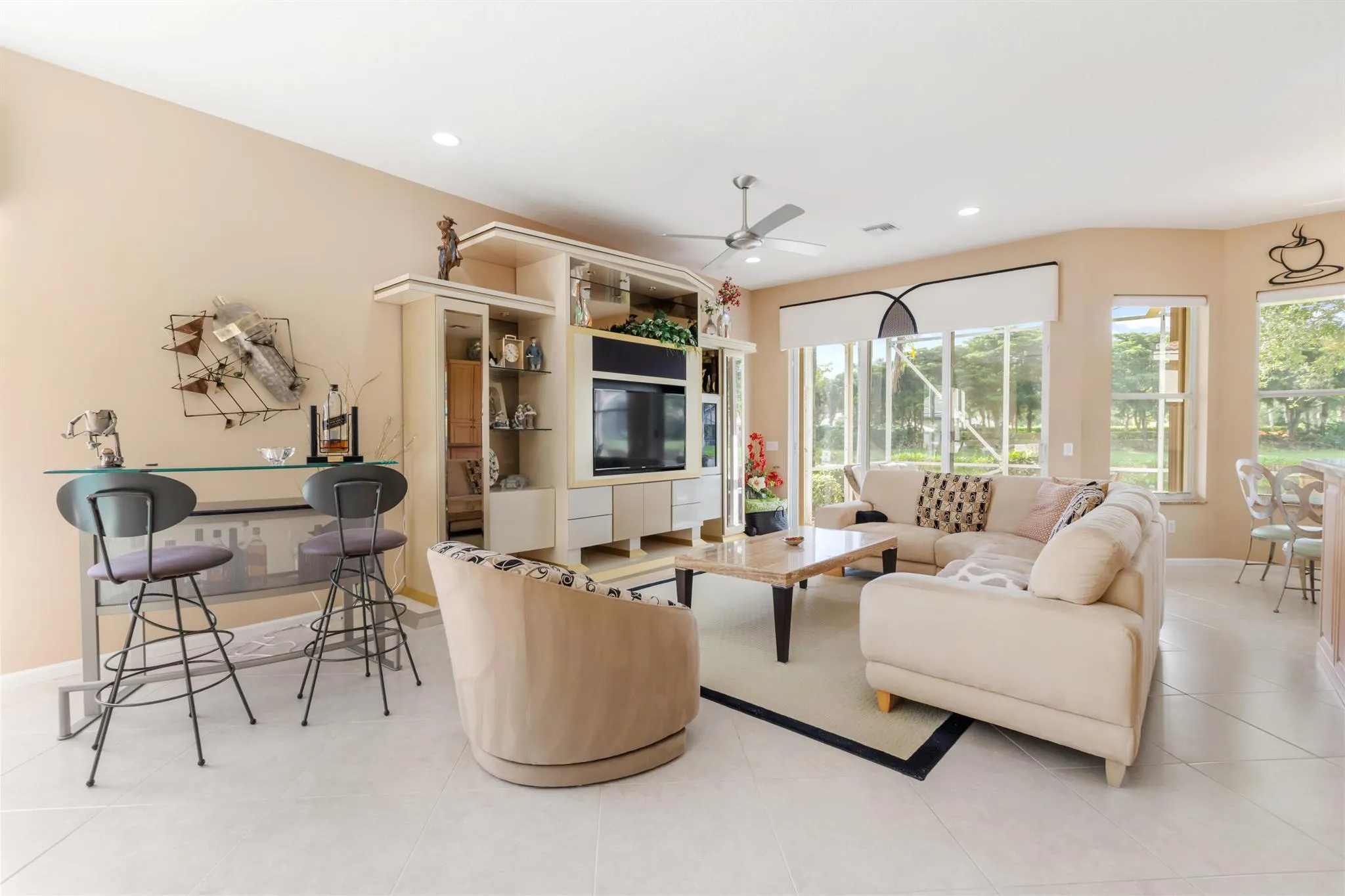 8806 Laguna Royale