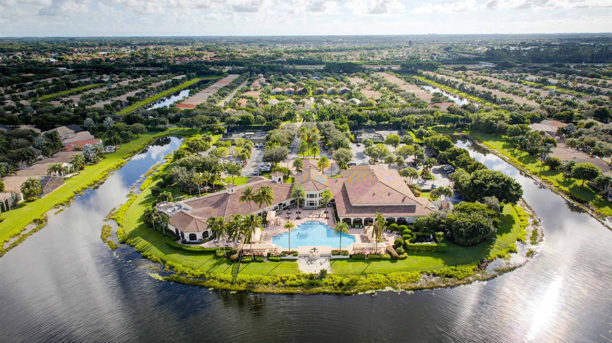 8806 Laguna Royale