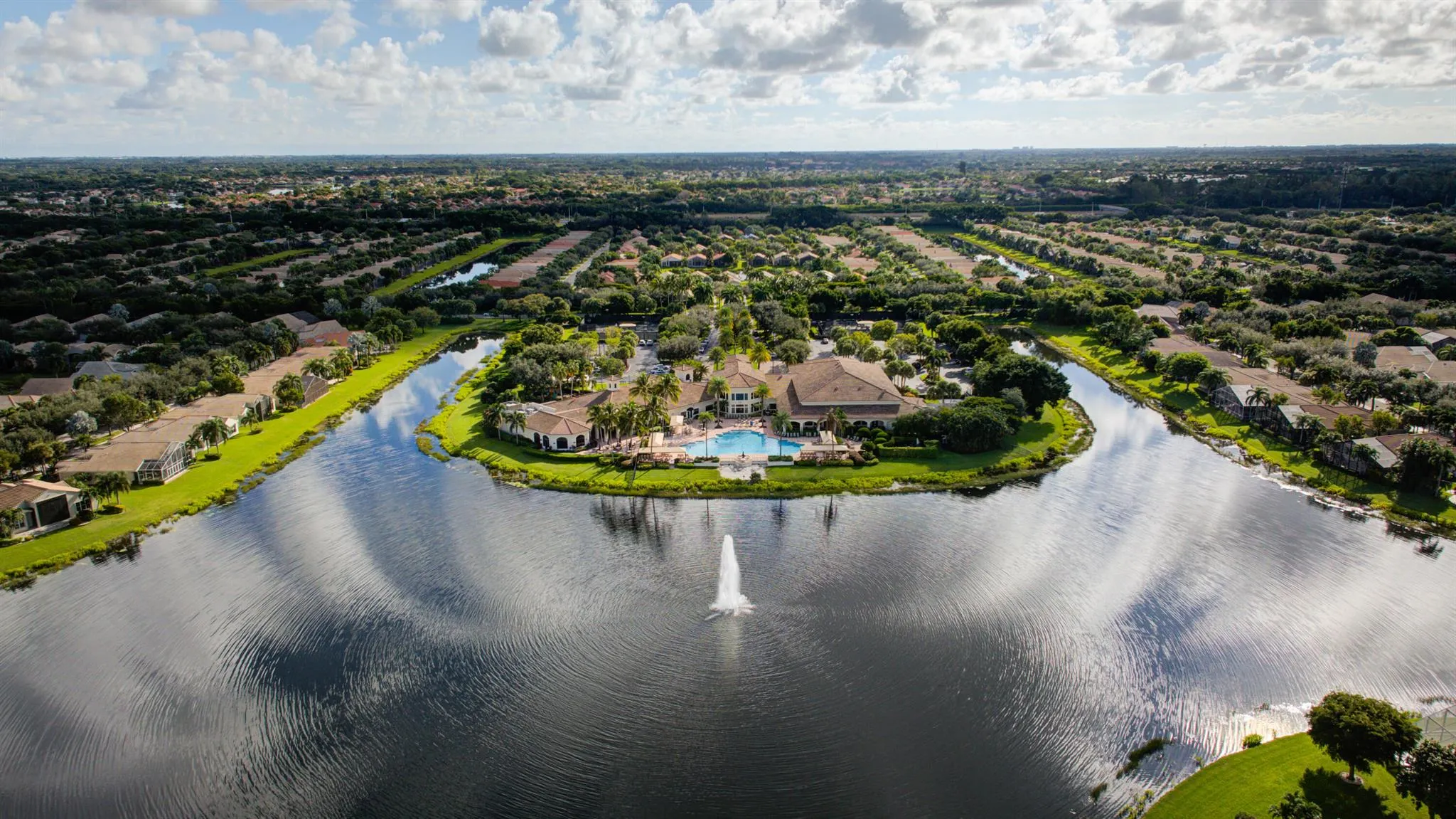 8806 Laguna Royale