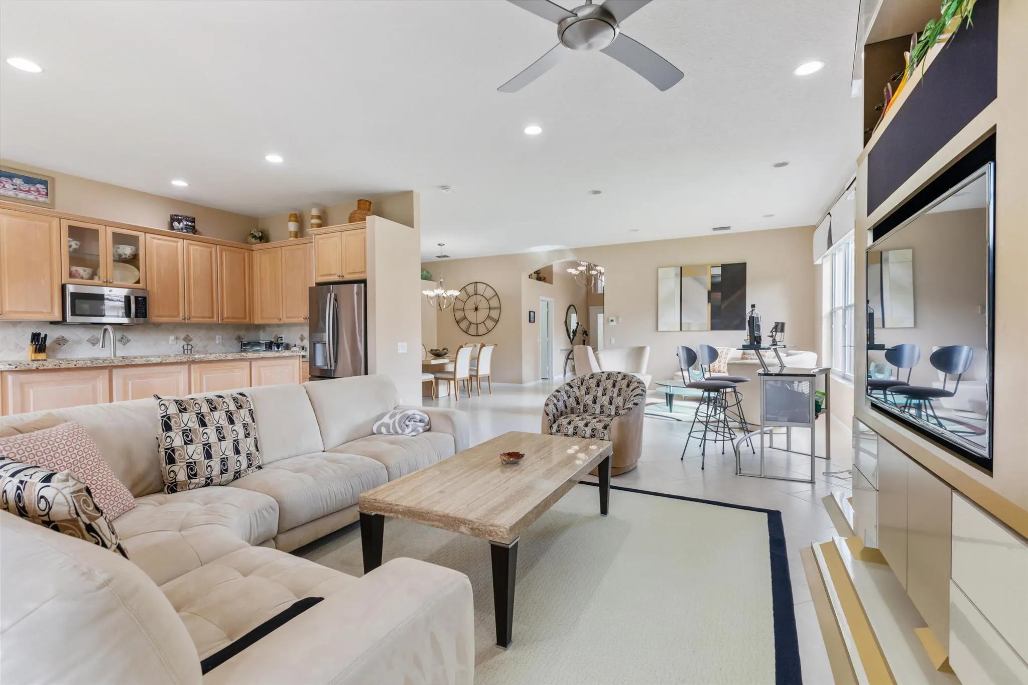 8806 Laguna Royale