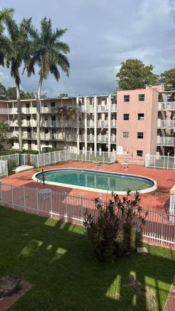 2800 NW 56th Avenue, #B306