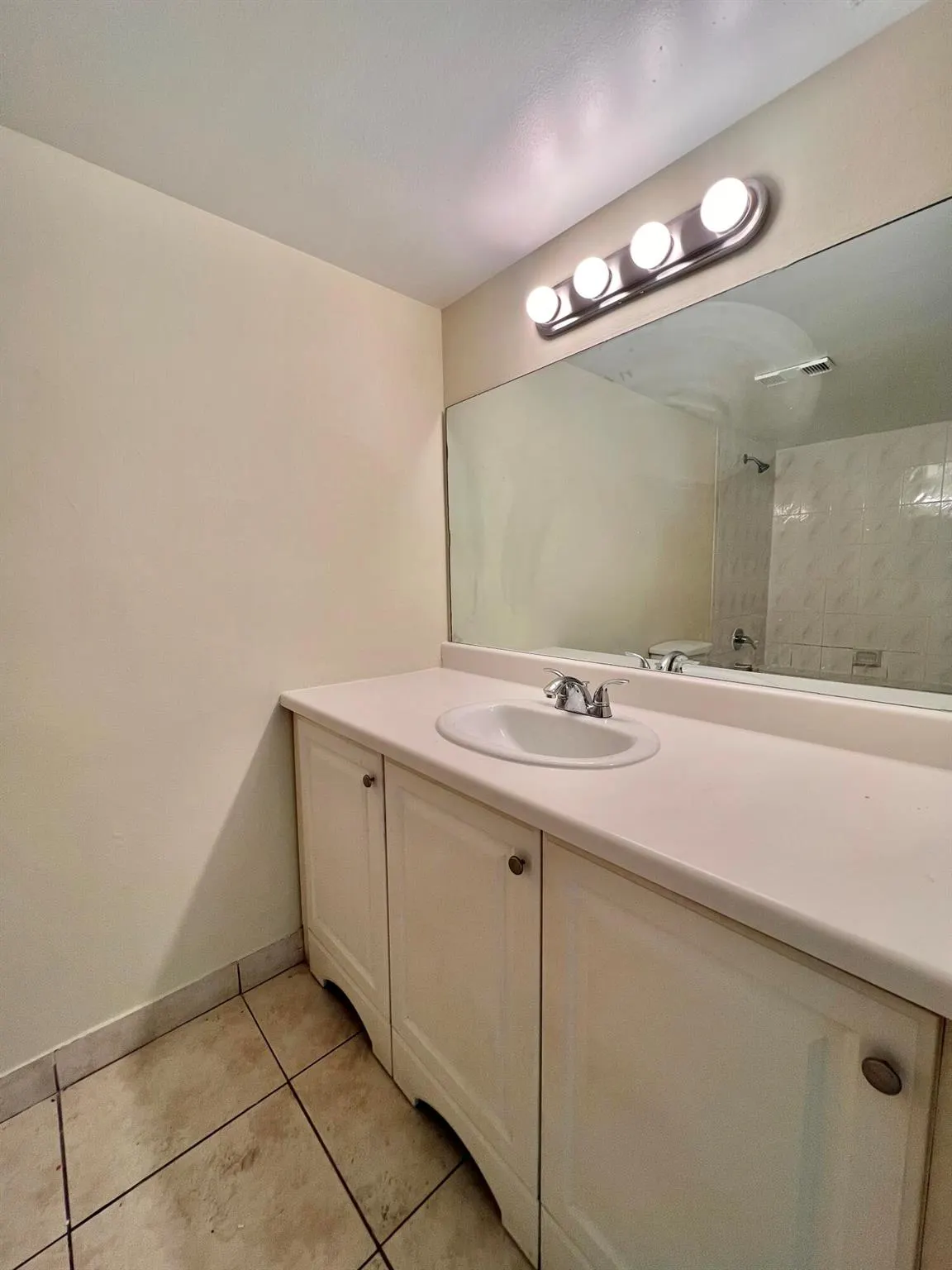 1820 N Congress Avenue, #410