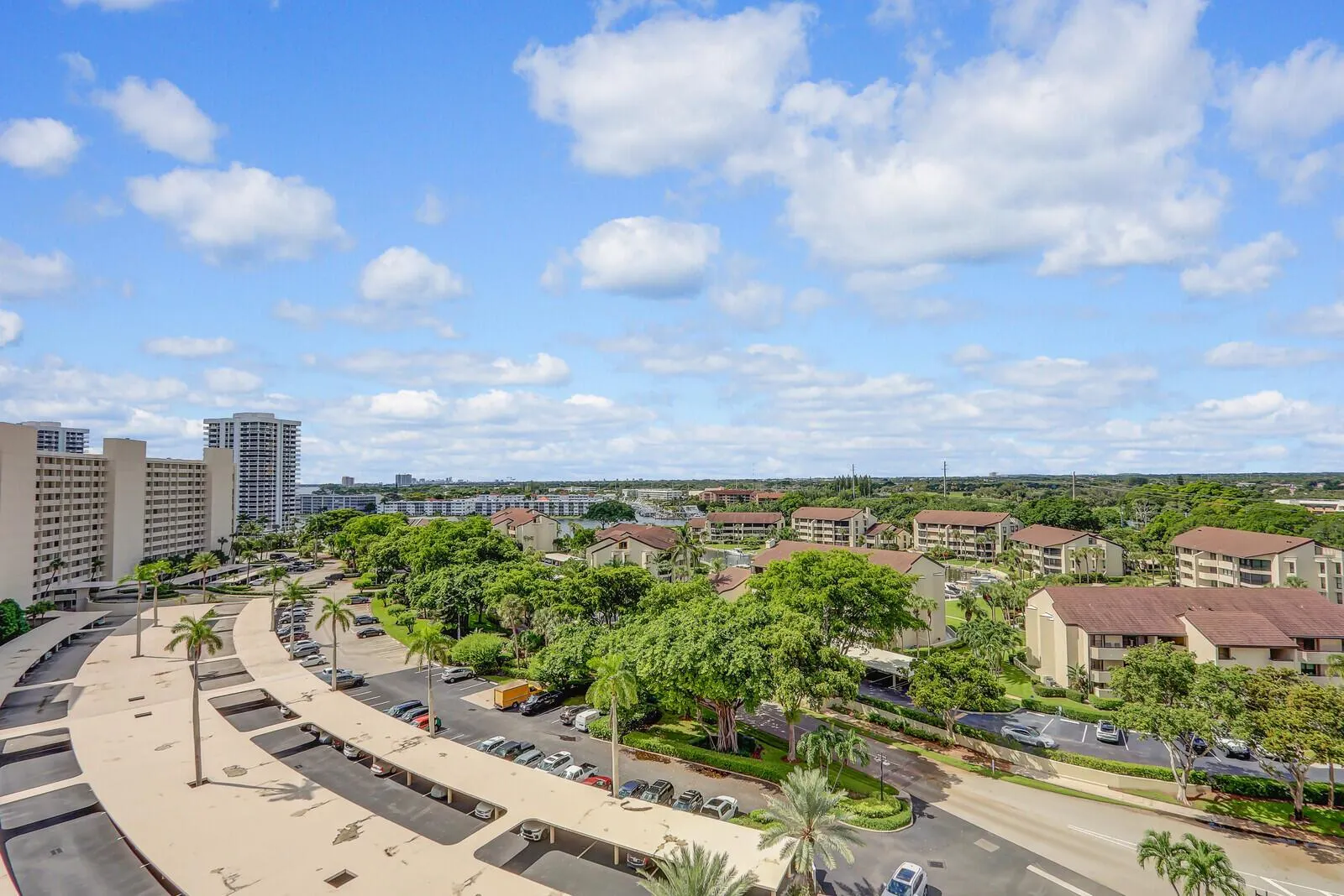 132 Lakeshore Drive, #1117