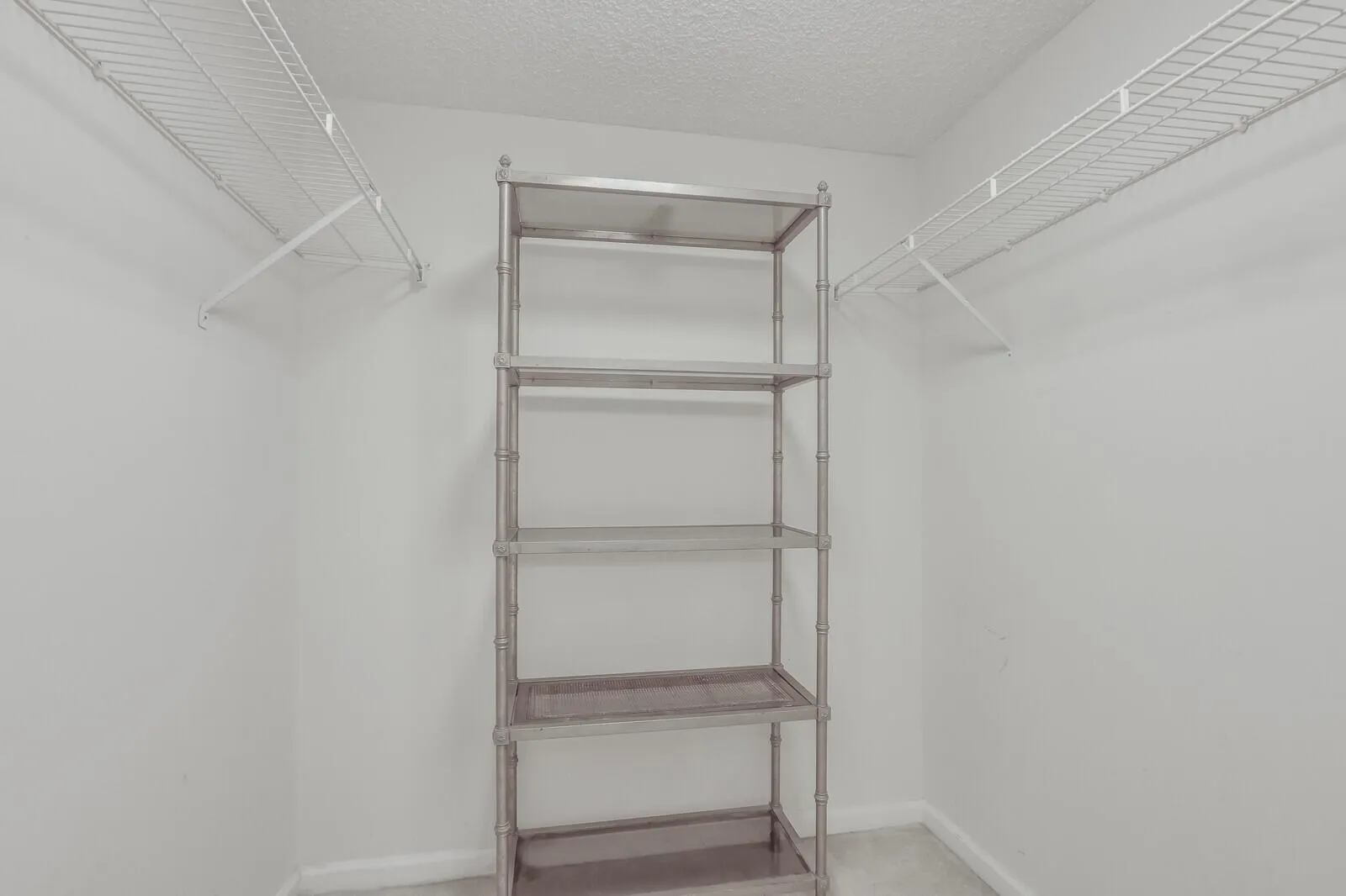 132 Lakeshore Drive, #1117