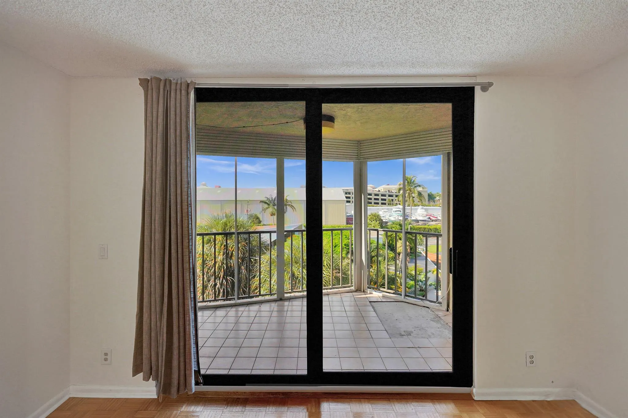 890 N Federal Highway, #410