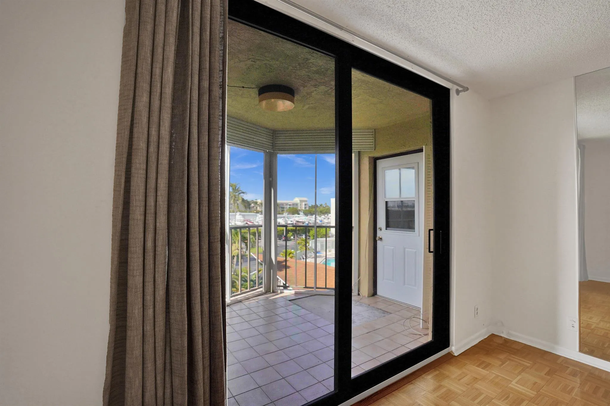 890 N Federal Highway, #410