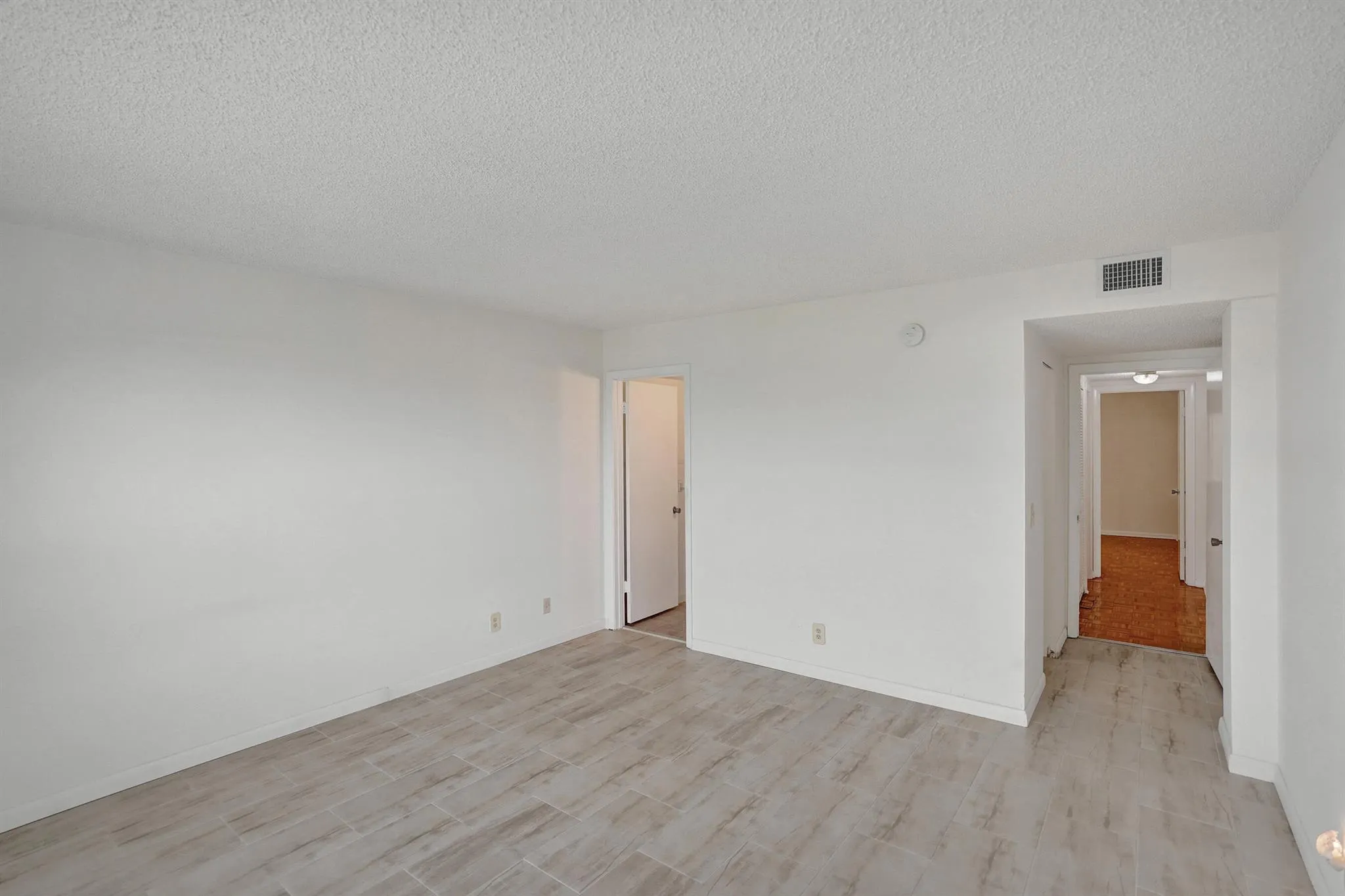 890 N Federal Highway, #410