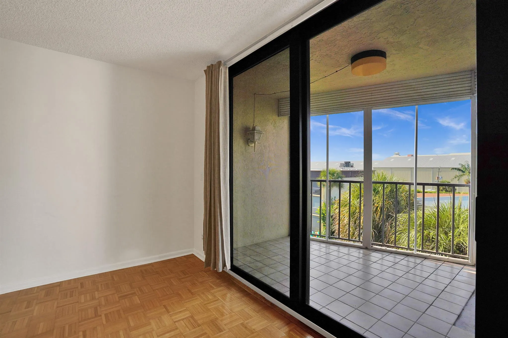 890 N Federal Highway, #410