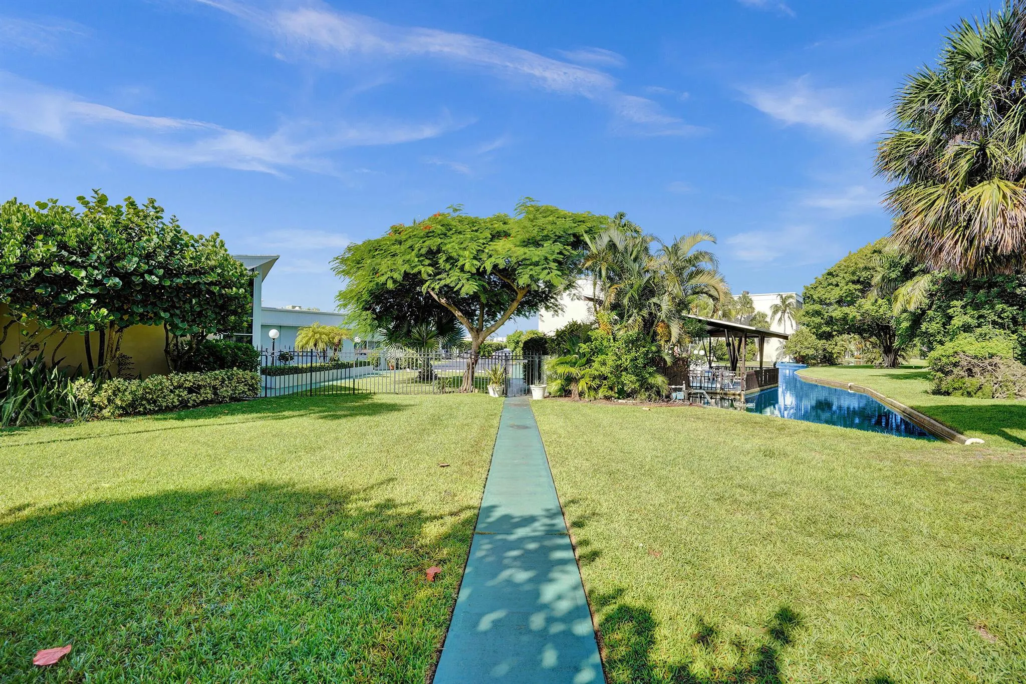 890 N Federal Highway, #410