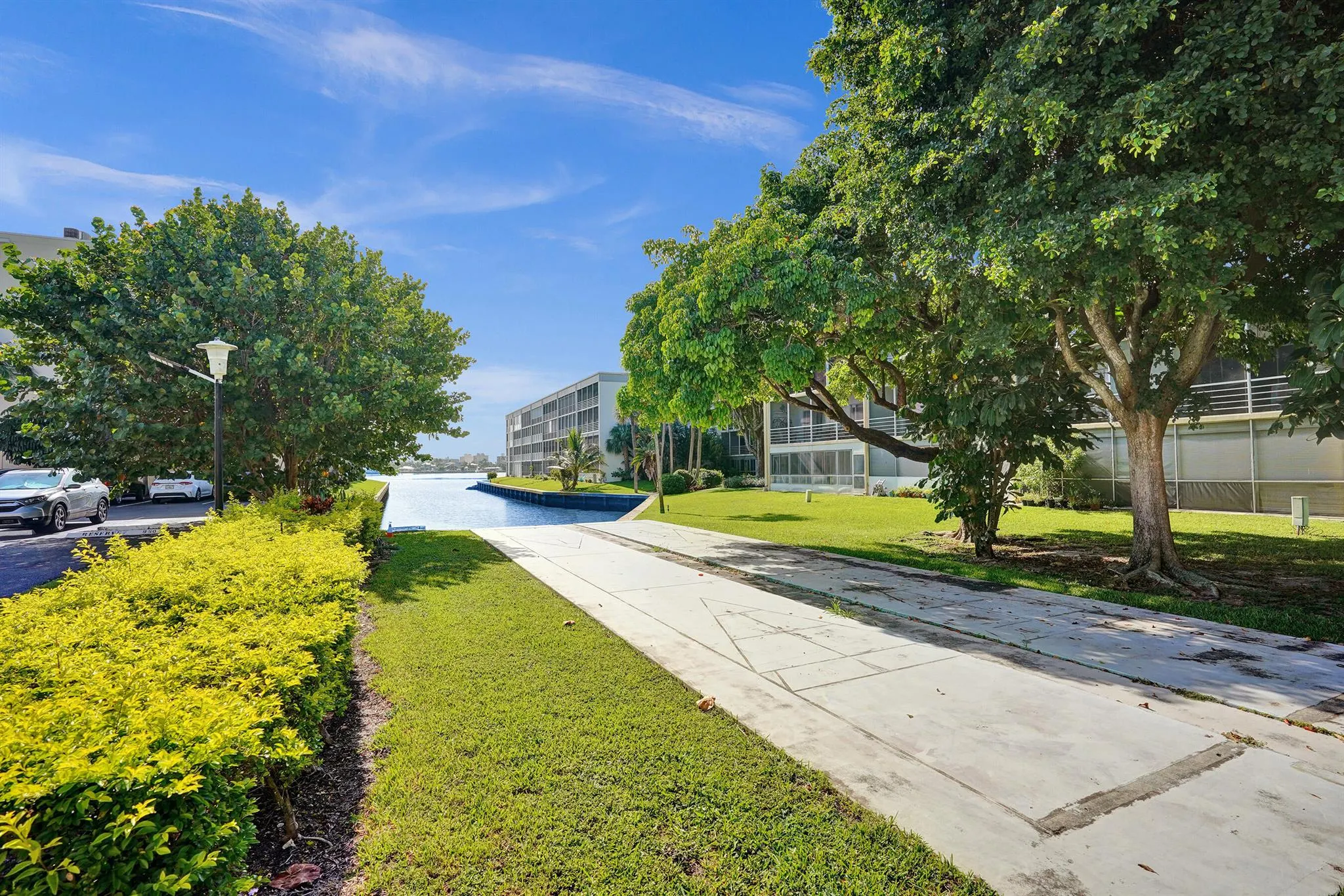 890 N Federal Highway, #410