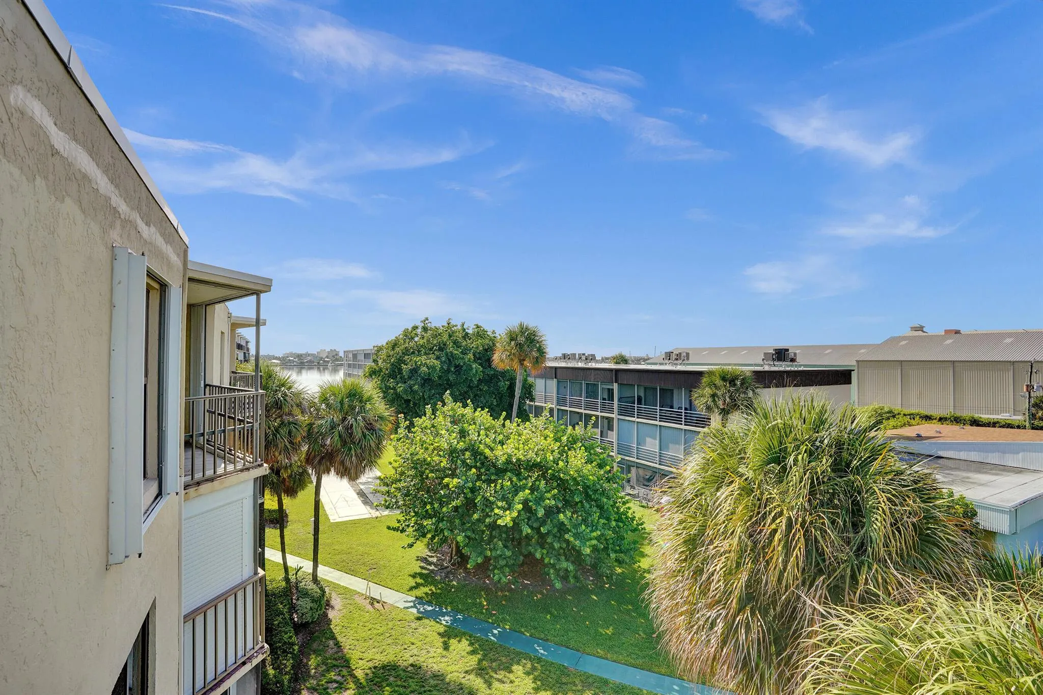 890 N Federal Highway, #410