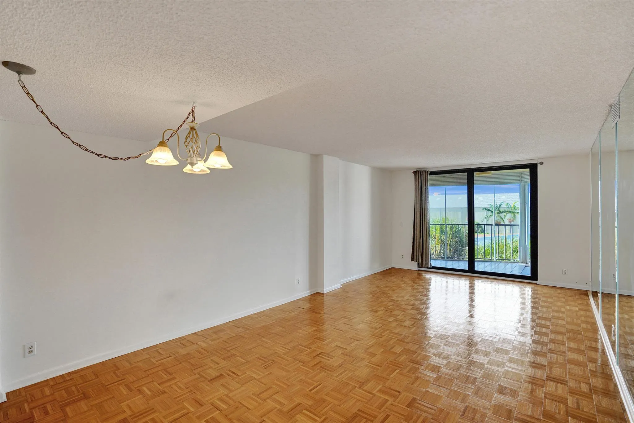 890 N Federal Highway, #410