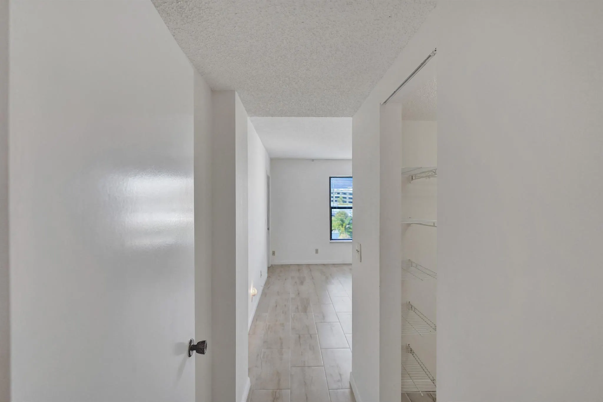 890 N Federal Highway, #410