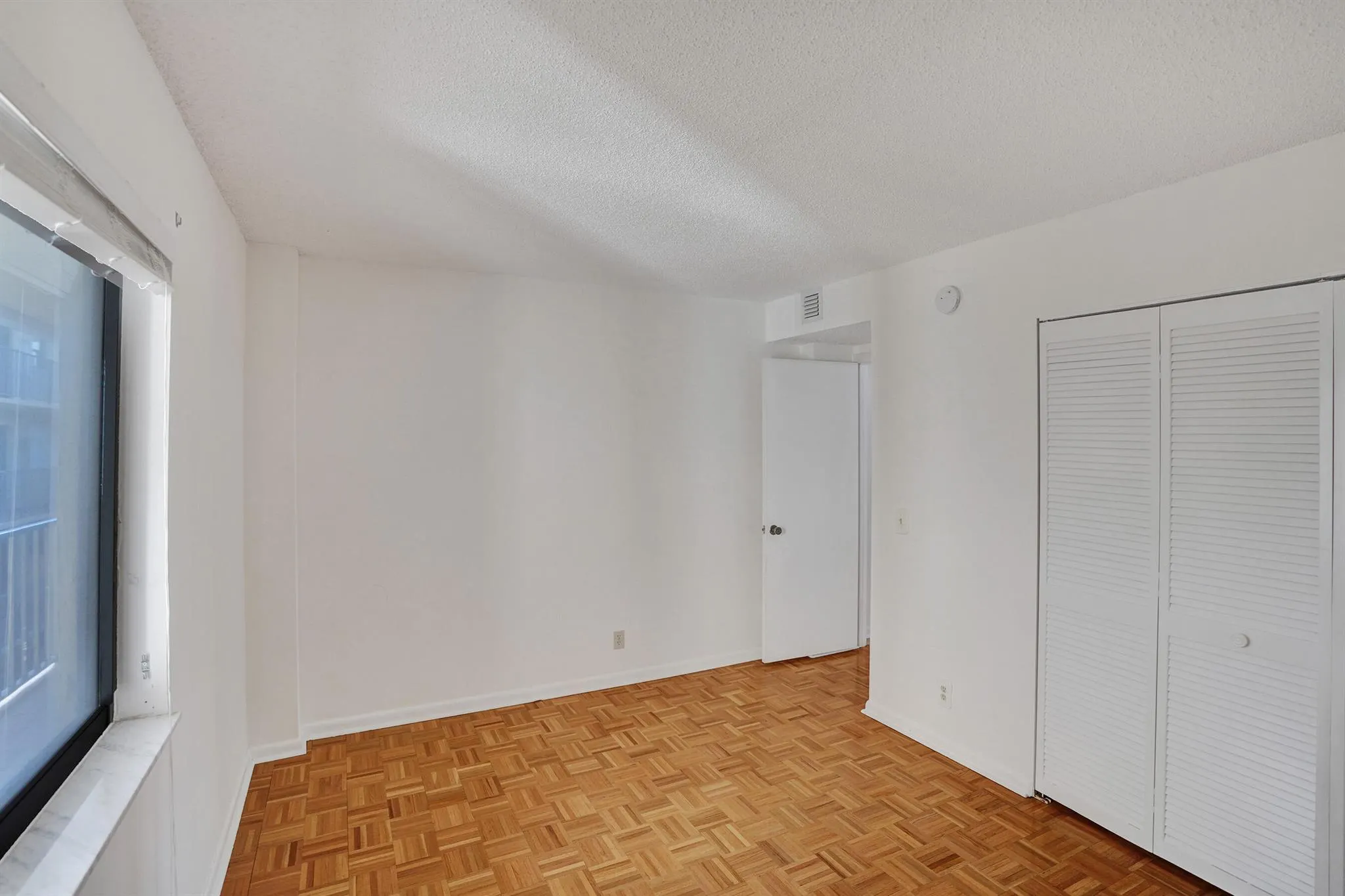 890 N Federal Highway, #410