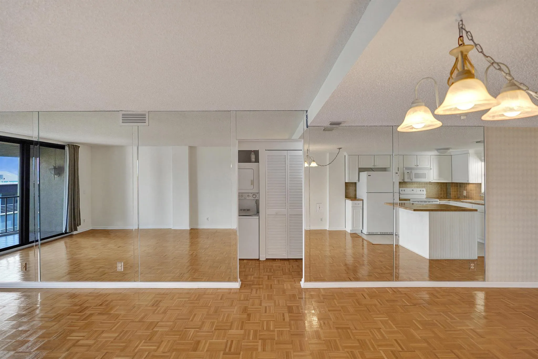 890 N Federal Highway, #410