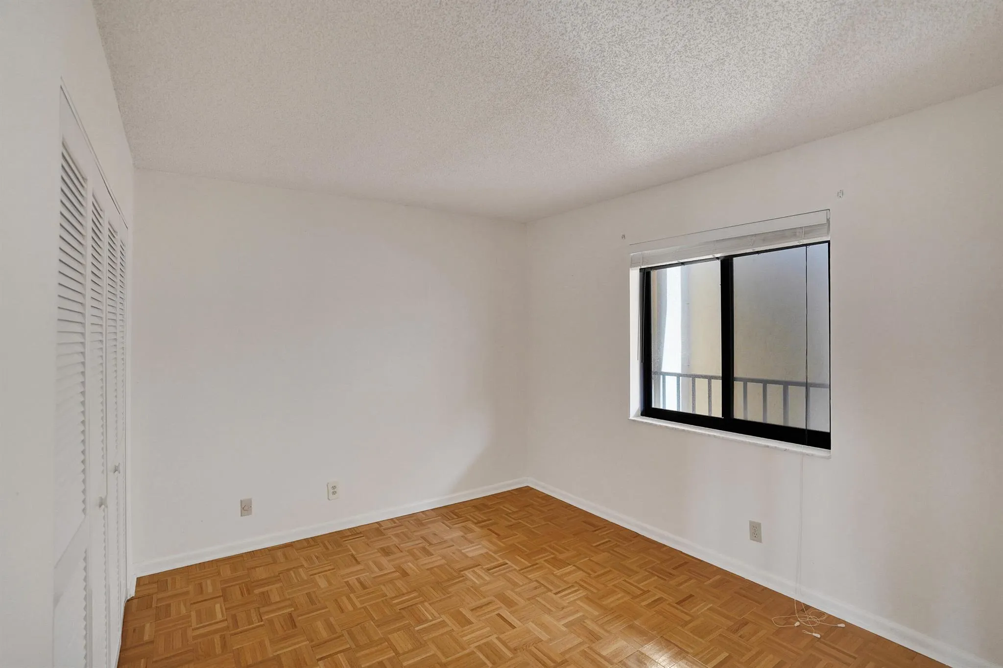 890 N Federal Highway, #410