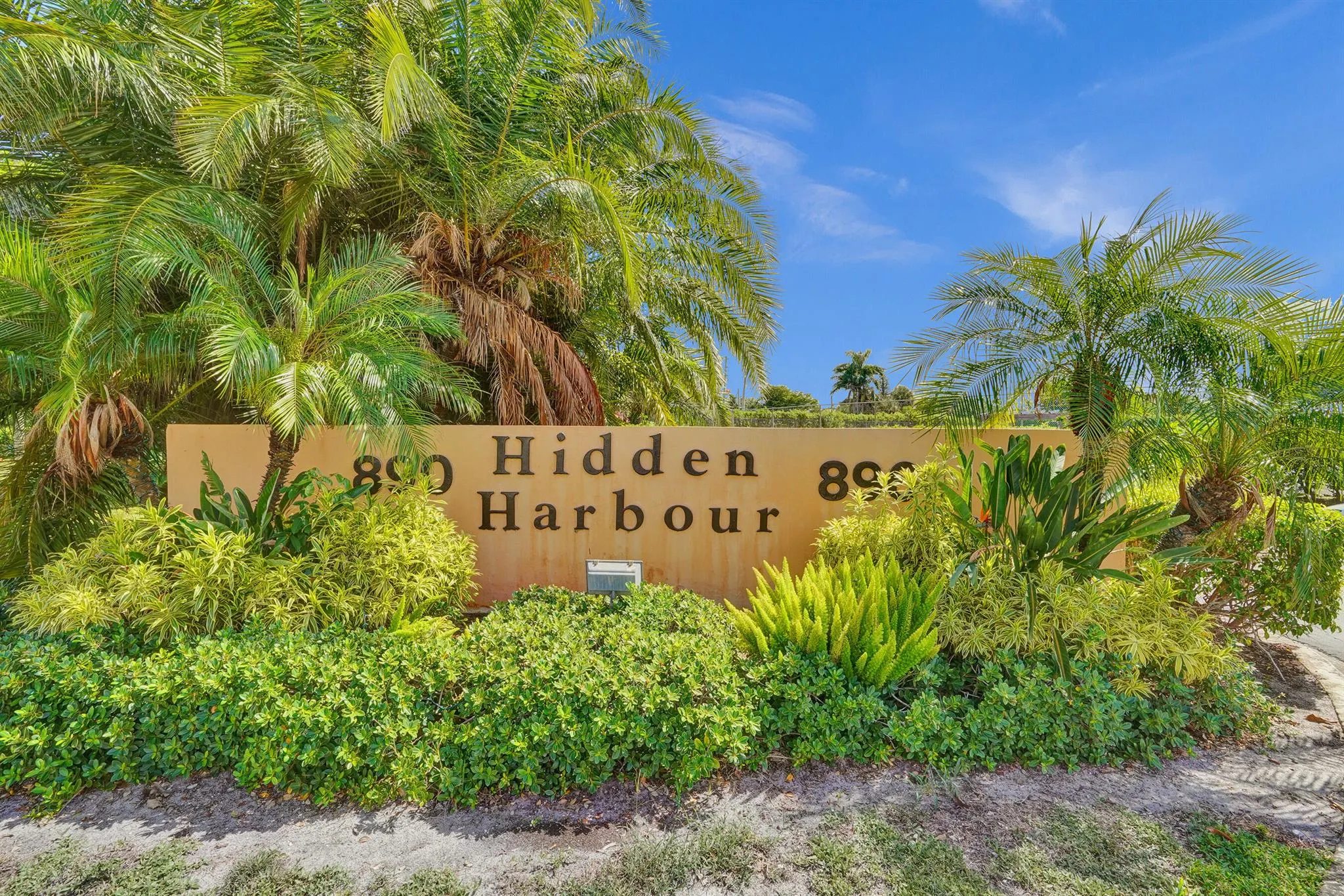 890 N Federal Highway, #410