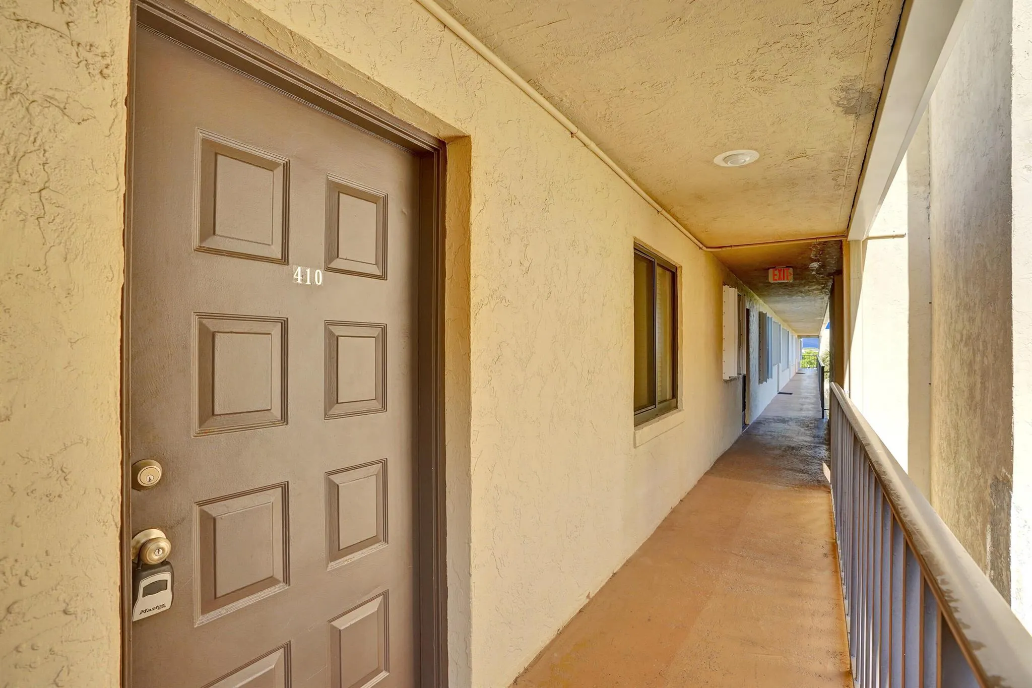 890 N Federal Highway, #410