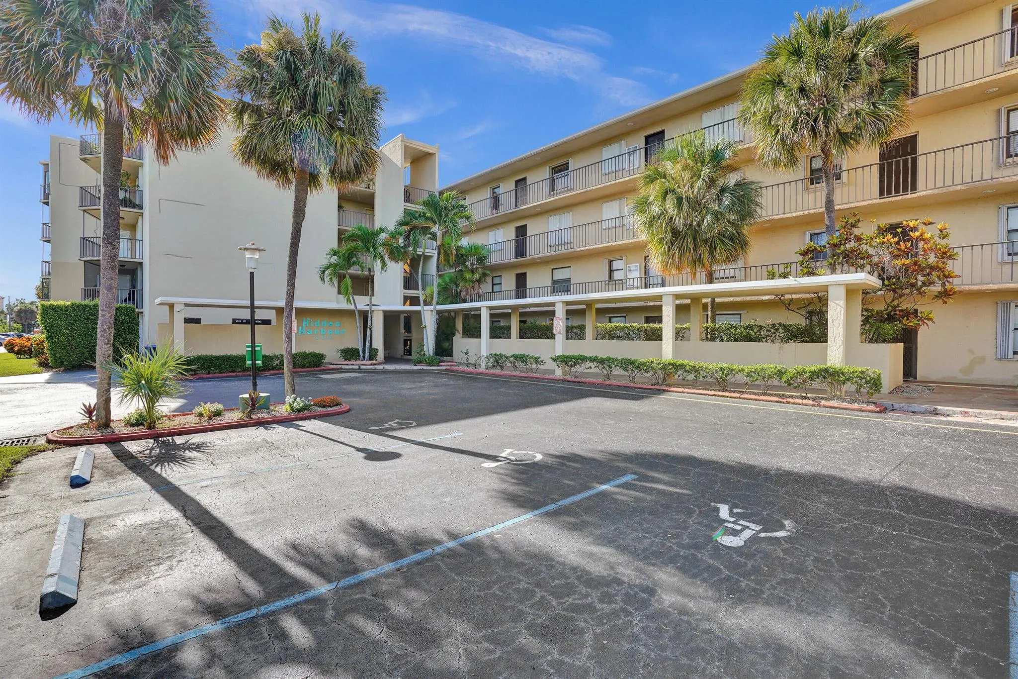 890 N Federal Highway, #410
