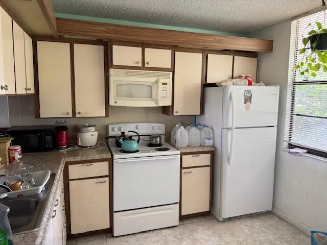3516 Whitehall Drive, #101
