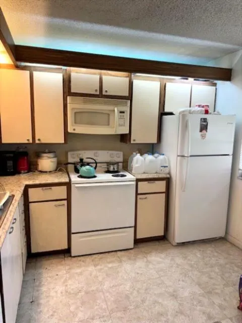 3516 Whitehall Drive, #101