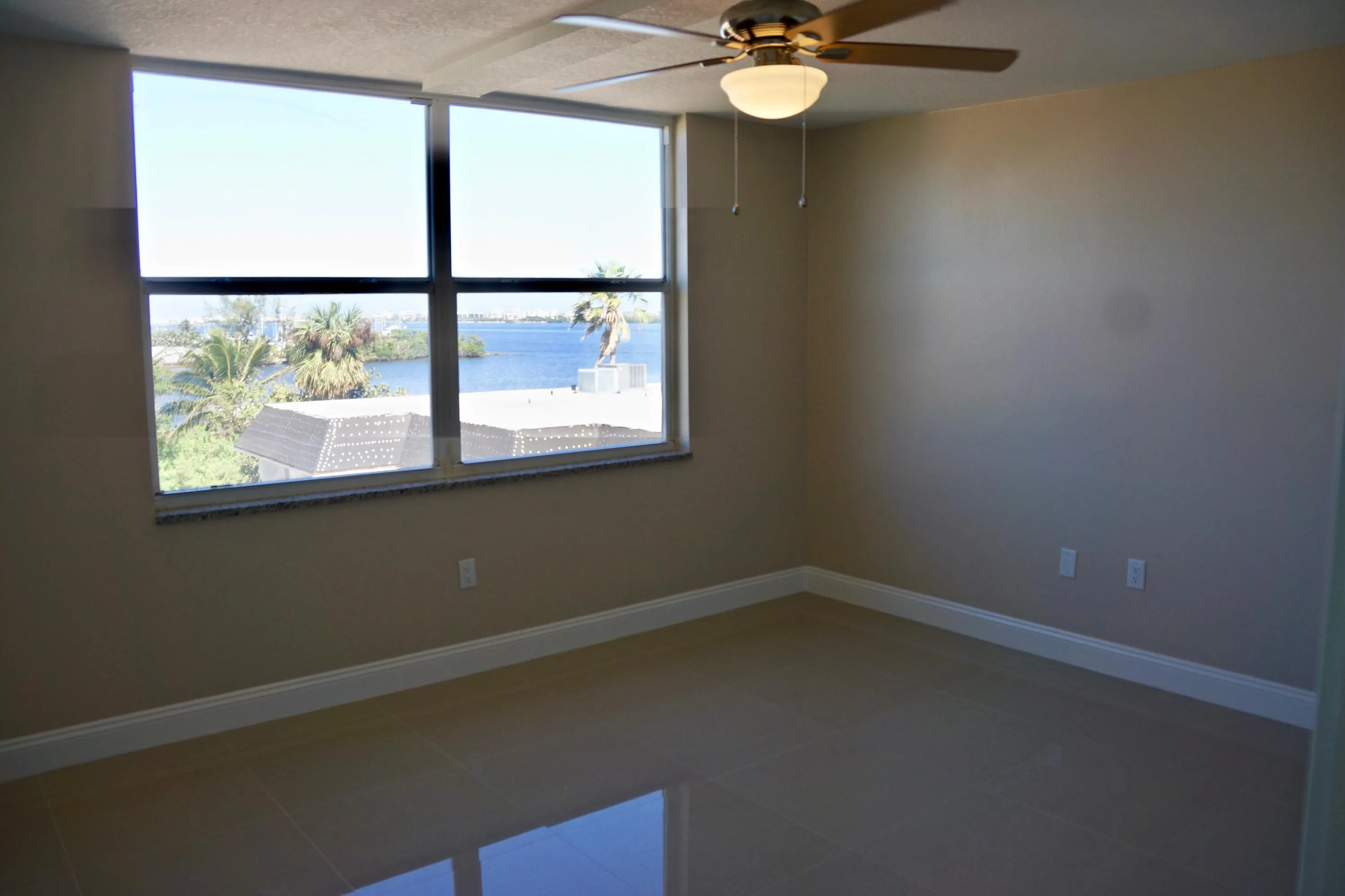 301 Croton Avenue #406
